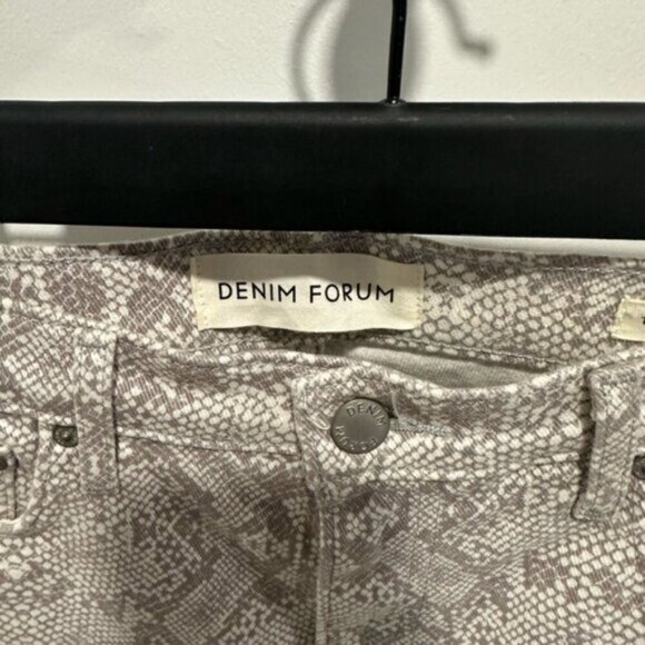 Denim Forum Lola High Rise Skinny Crop Snake PrintJeans - Picture 2 of 10